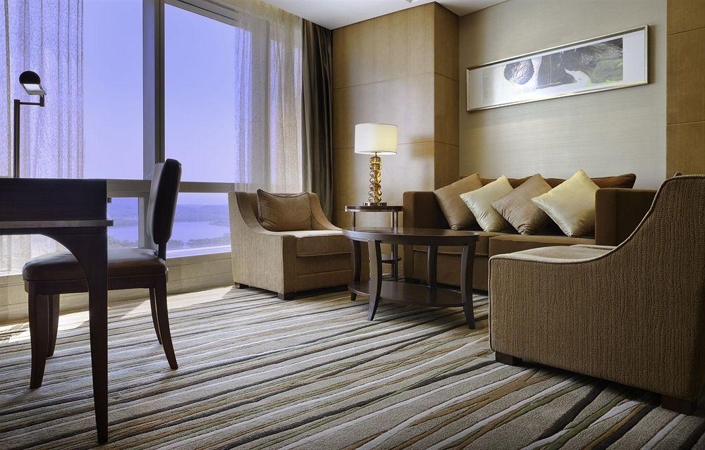 The Westin Nanjing Xuanwu Lake Zewnętrze zdjęcie
