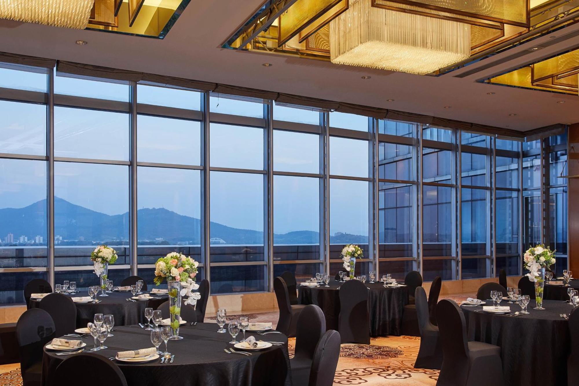 The Westin Nanjing Xuanwu Lake Zewnętrze zdjęcie